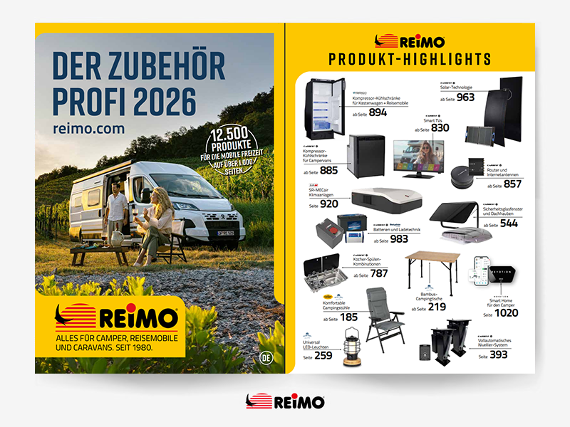 Zwei Seiten einer Werbebroschüre von Reimo mit einem Camper im Freien auf der linken Seite und Produktabbildungen mit Preisen und Seitenzahlen auf der rechten Seite.